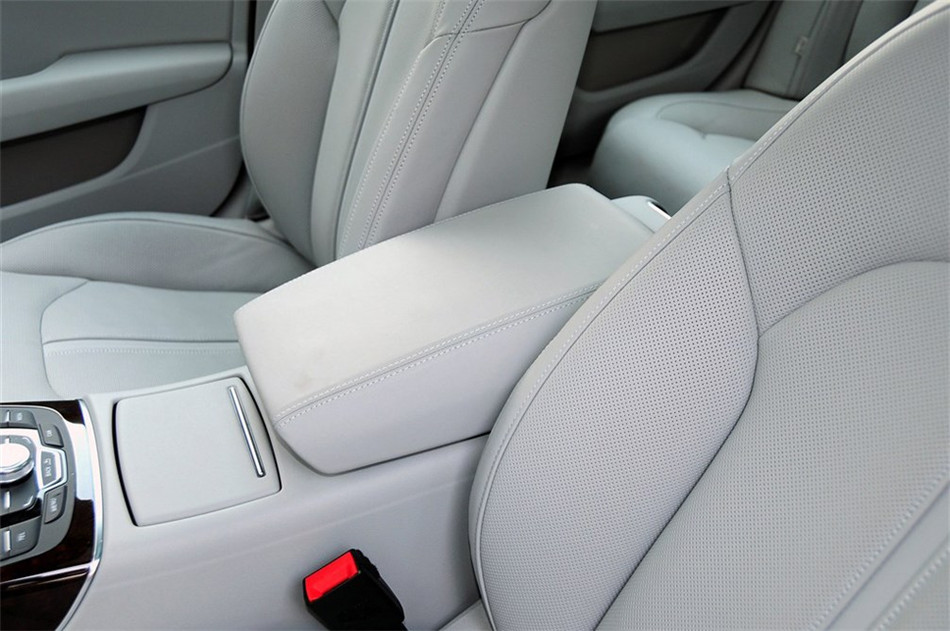 2013款 50 TFSI quattro豪华型 座椅空间