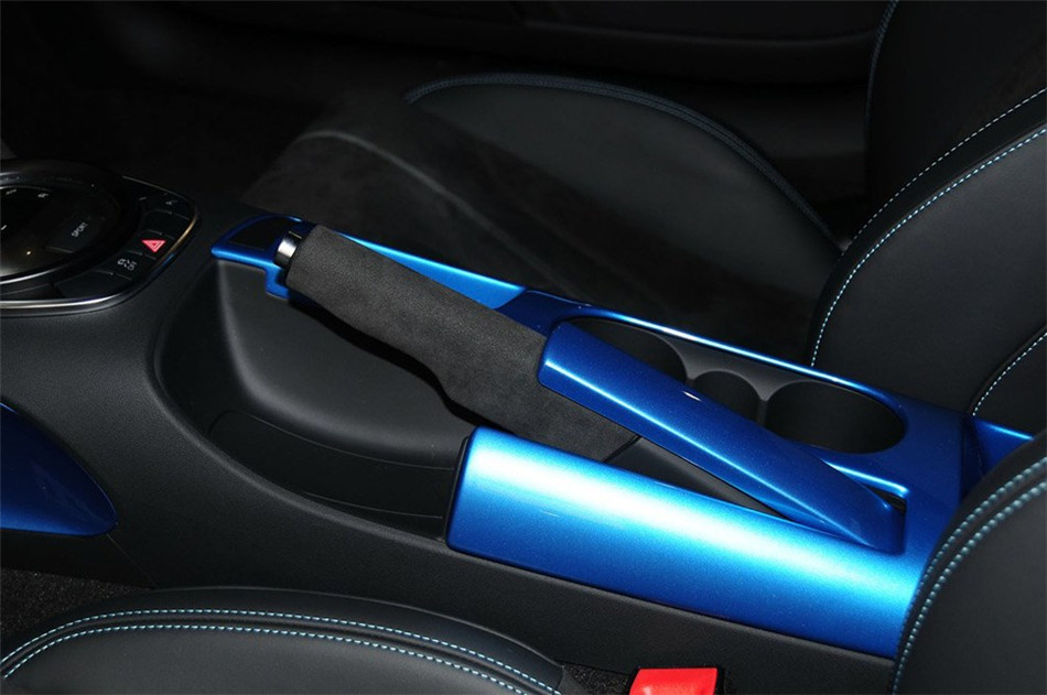 2013款 5.2FSI AMT quattro中国专享型 内饰