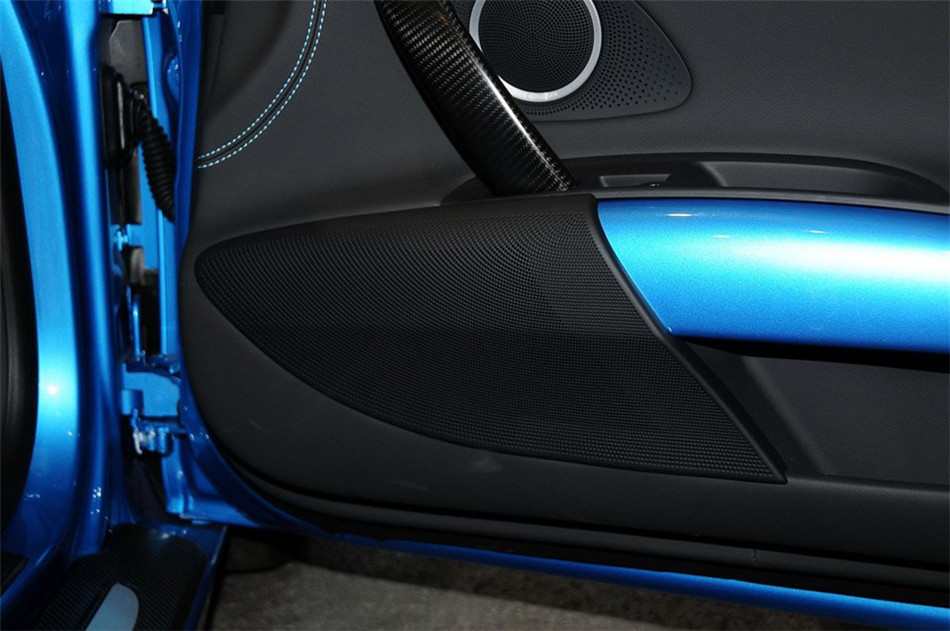 2013款 5.2FSI AMT quattro中国专享型 座椅空间