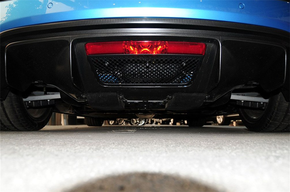 2013款 5.2FSI AMT quattro中国专享型 引擎底盘