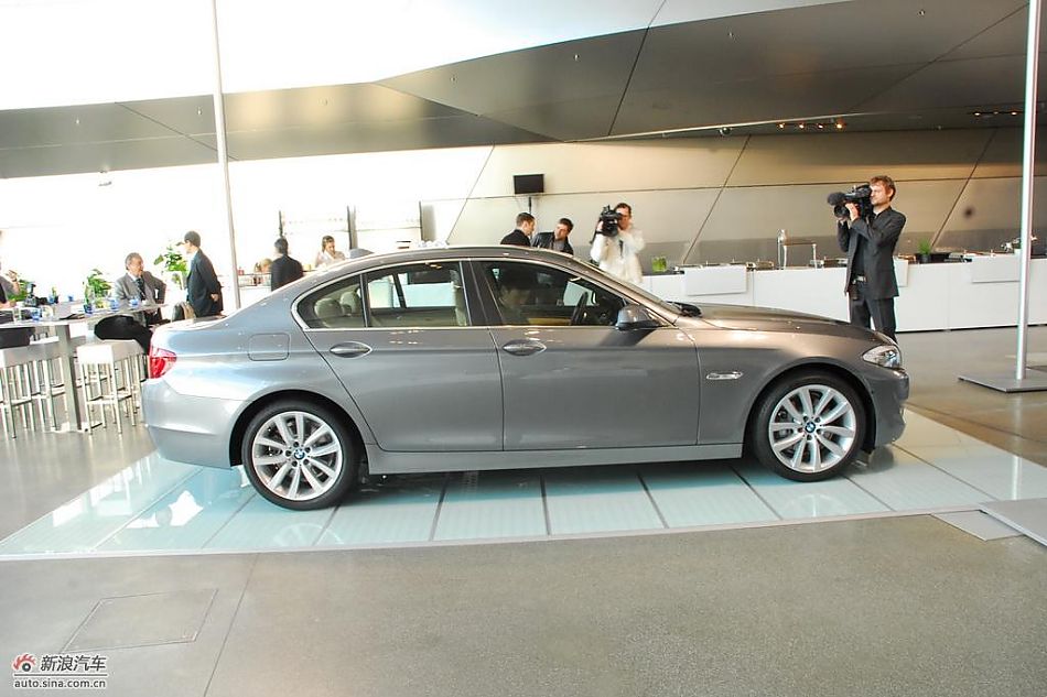 BMW宝马530d实拍图