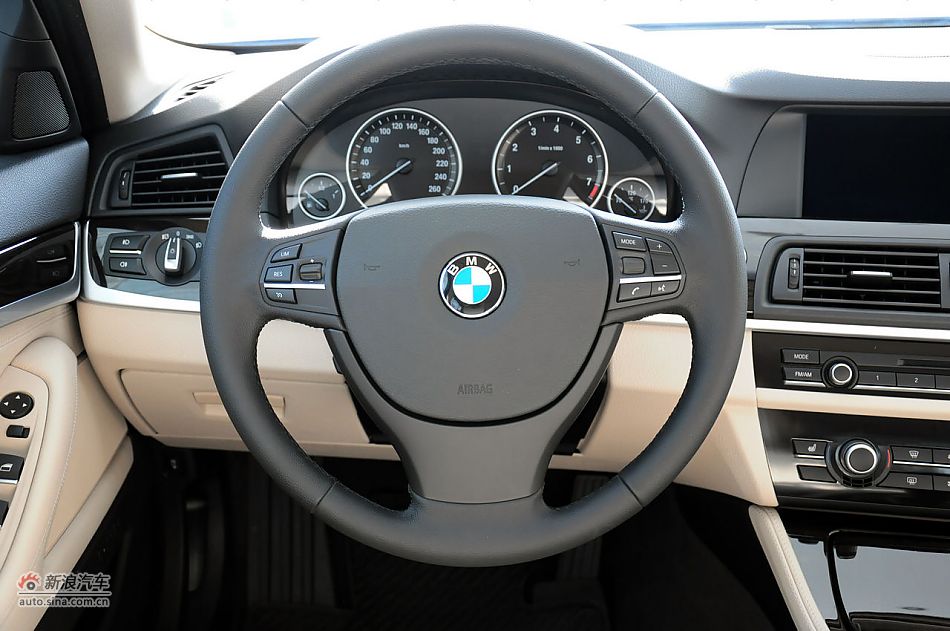 2012款宝马5系旅行轿车实拍