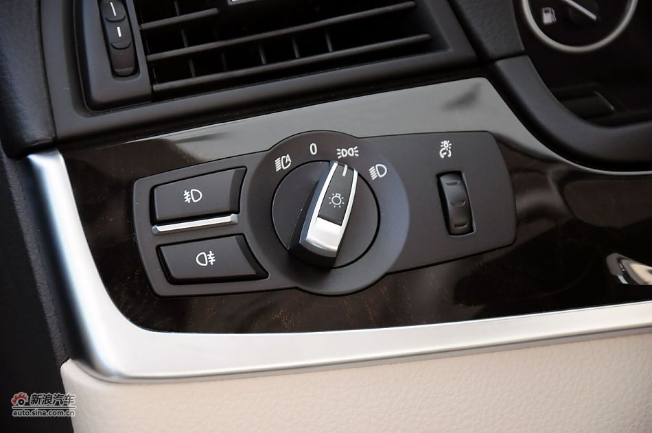 2012款宝马5系旅行轿车实拍