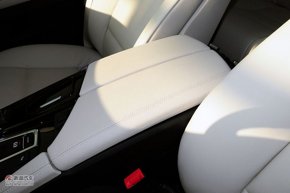 2012款宝马5系旅行轿车实拍