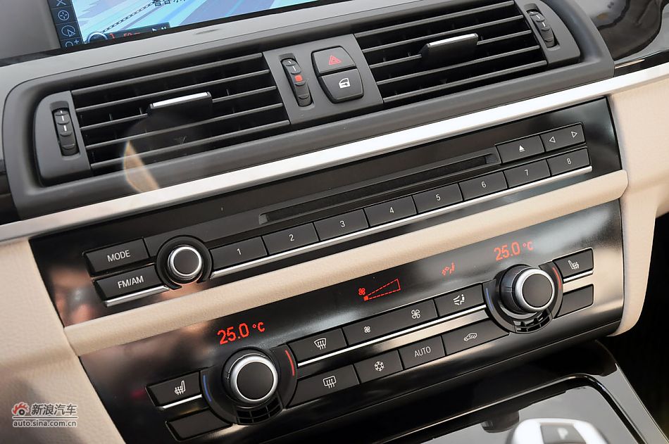 2012款宝马5系旅行轿车实拍