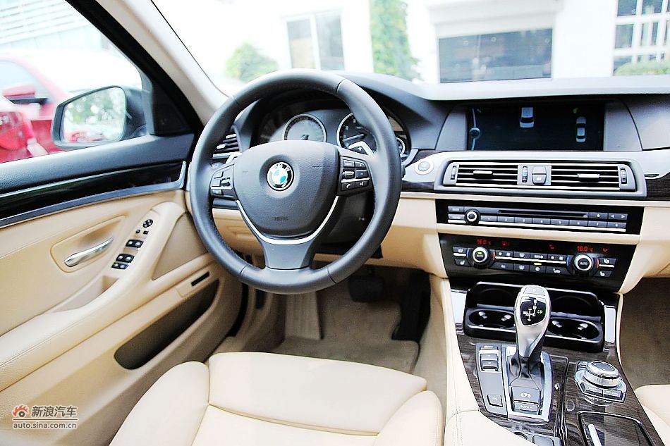 进口宝马535i领先运动型内饰图片