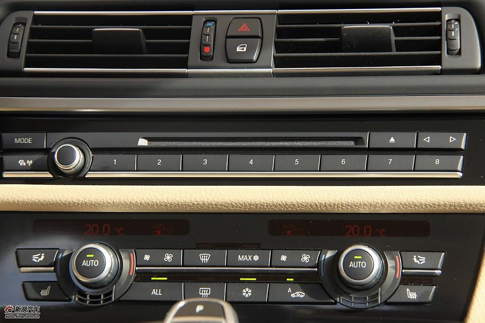 全新宝马5系内饰