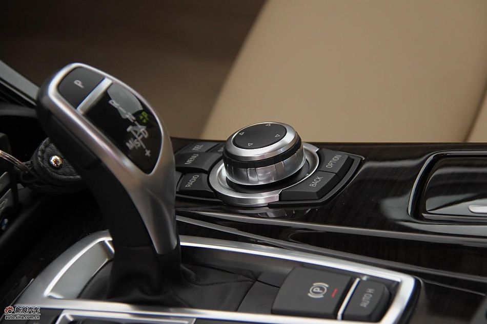 全新宝马5系内饰