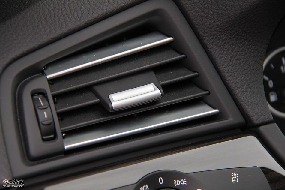 全新宝马5系内饰