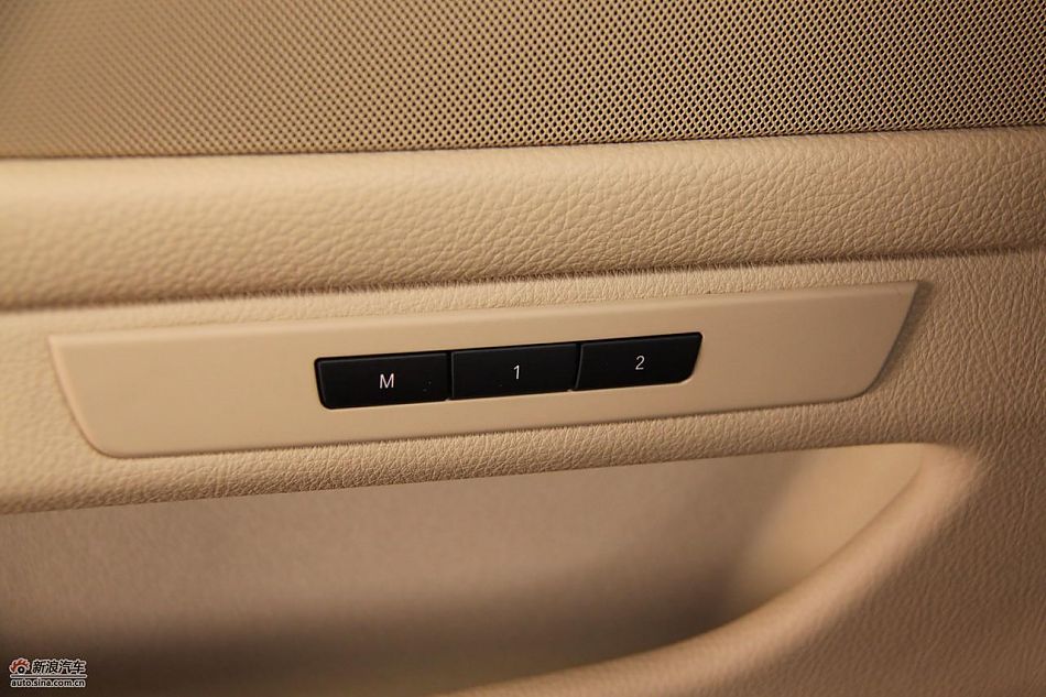 全新宝马5系内饰