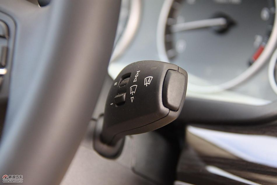 全新宝马5系内饰