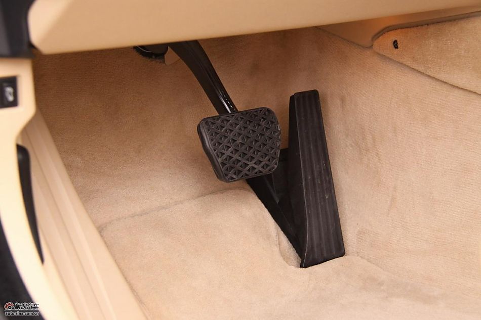 全新宝马5系内饰