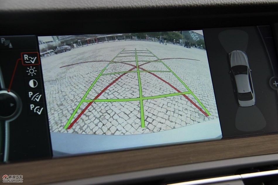 全新宝马5系内饰