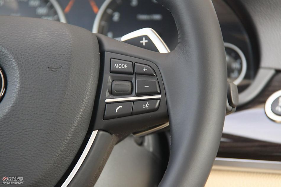 全新宝马5系内饰