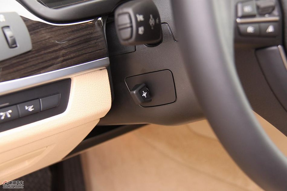 全新宝马5系内饰