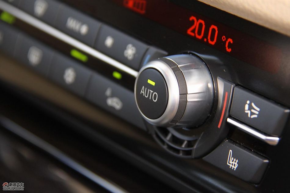 全新宝马5系内饰