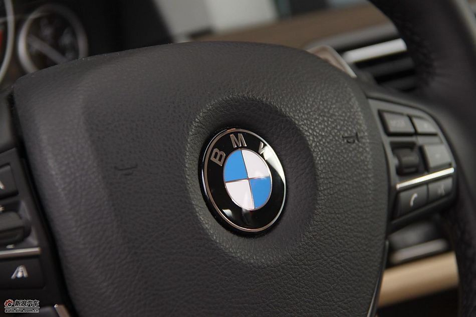 全新宝马5系内饰