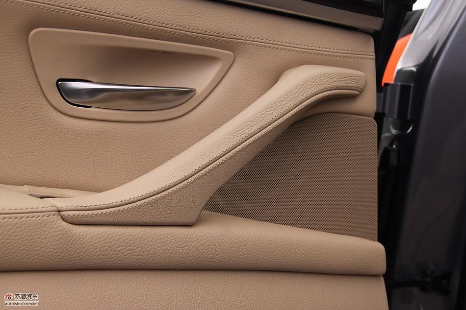 全新宝马5系内饰