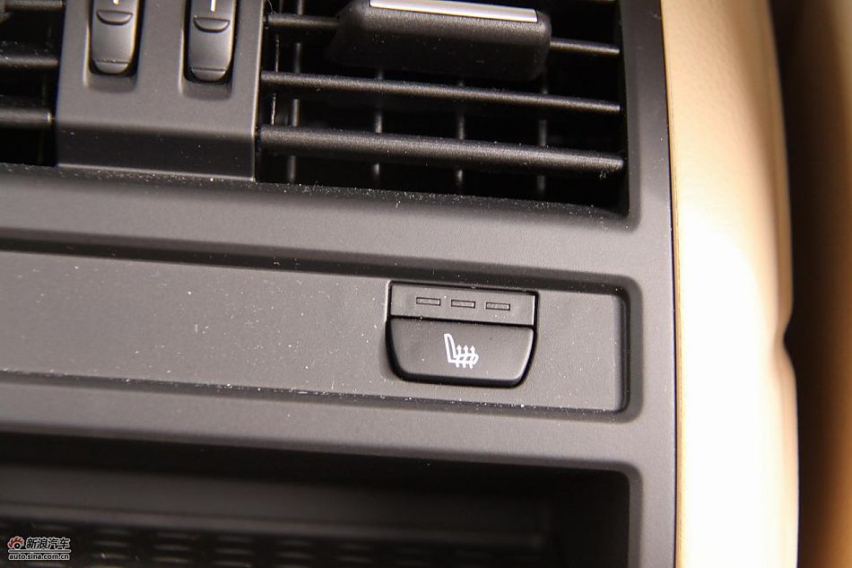 全新宝马5系内饰