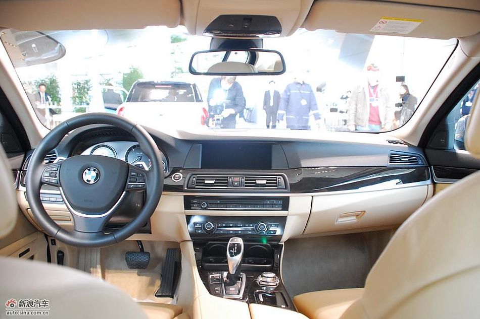 BMW宝马530d实拍图