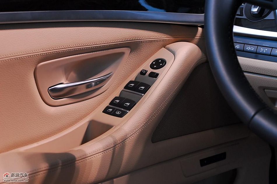 BMW宝马530d实拍图