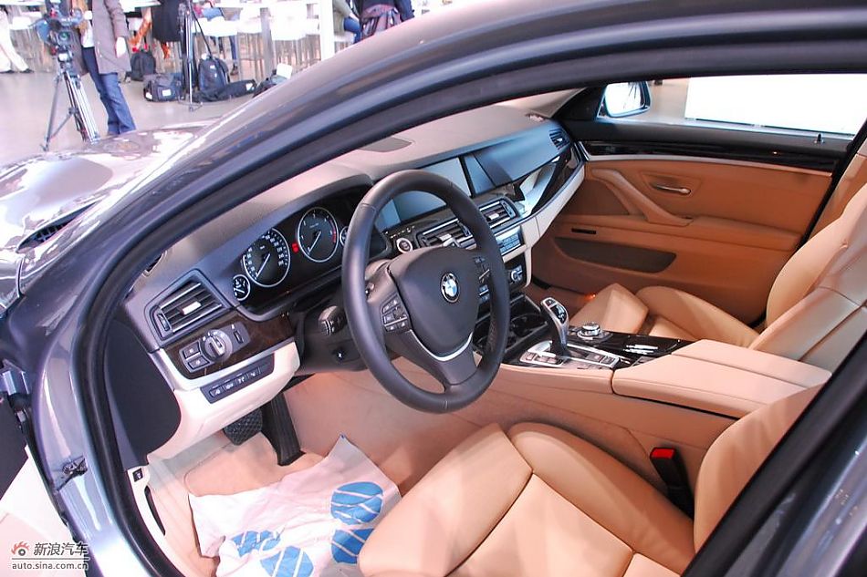 BMW宝马530d实拍图