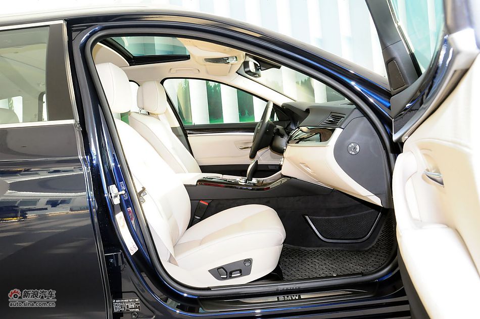 2012款宝马5系旅行轿车实拍