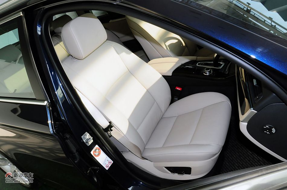 2012款宝马5系旅行轿车实拍