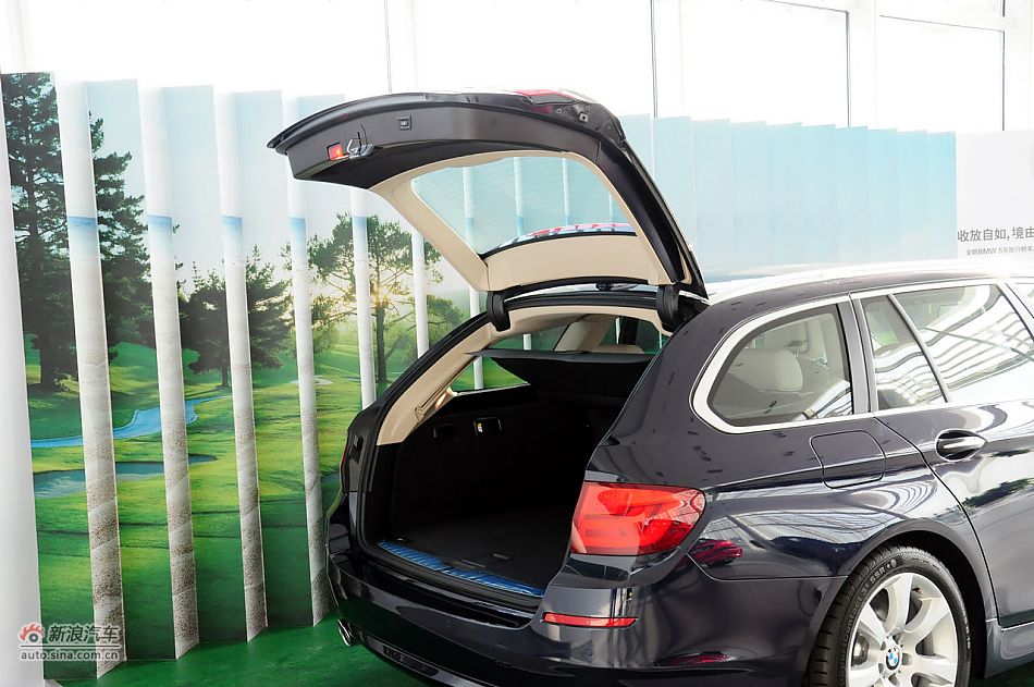 2012款宝马5系旅行轿车实拍