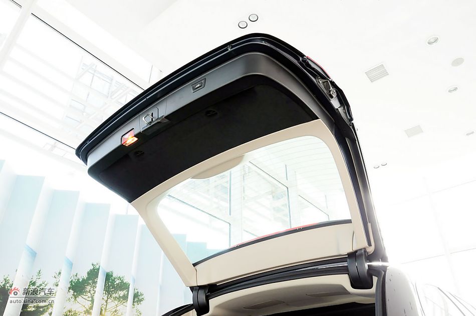 2012款宝马5系旅行轿车实拍