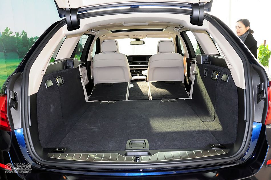 2012款宝马5系旅行轿车实拍