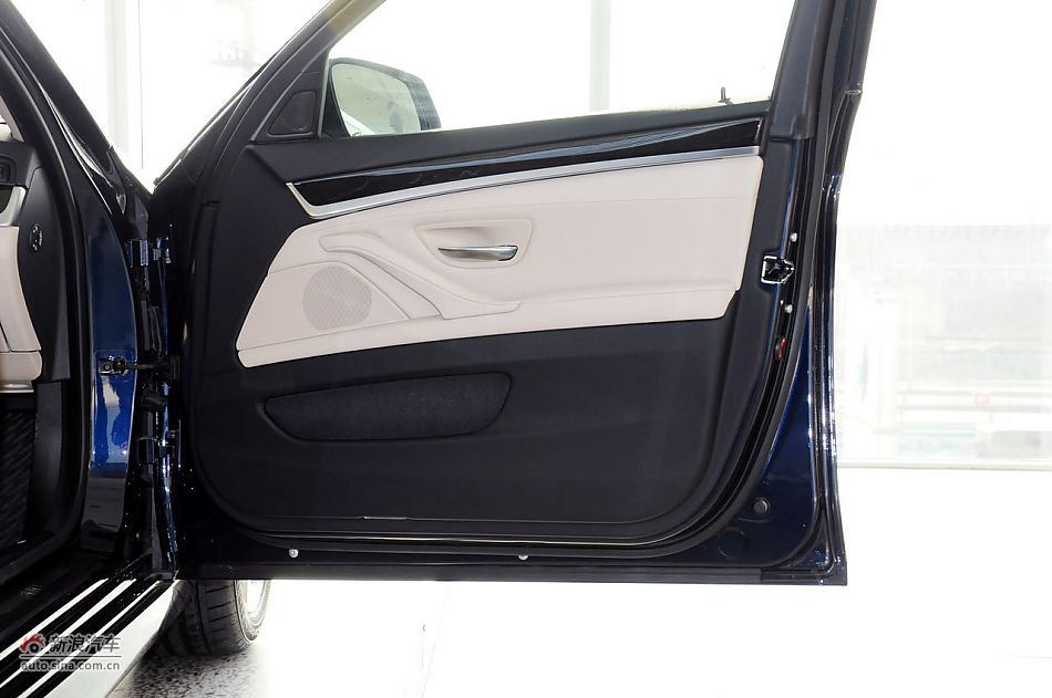 2012款宝马5系旅行轿车实拍
