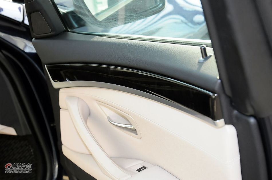 2012款宝马5系旅行轿车实拍