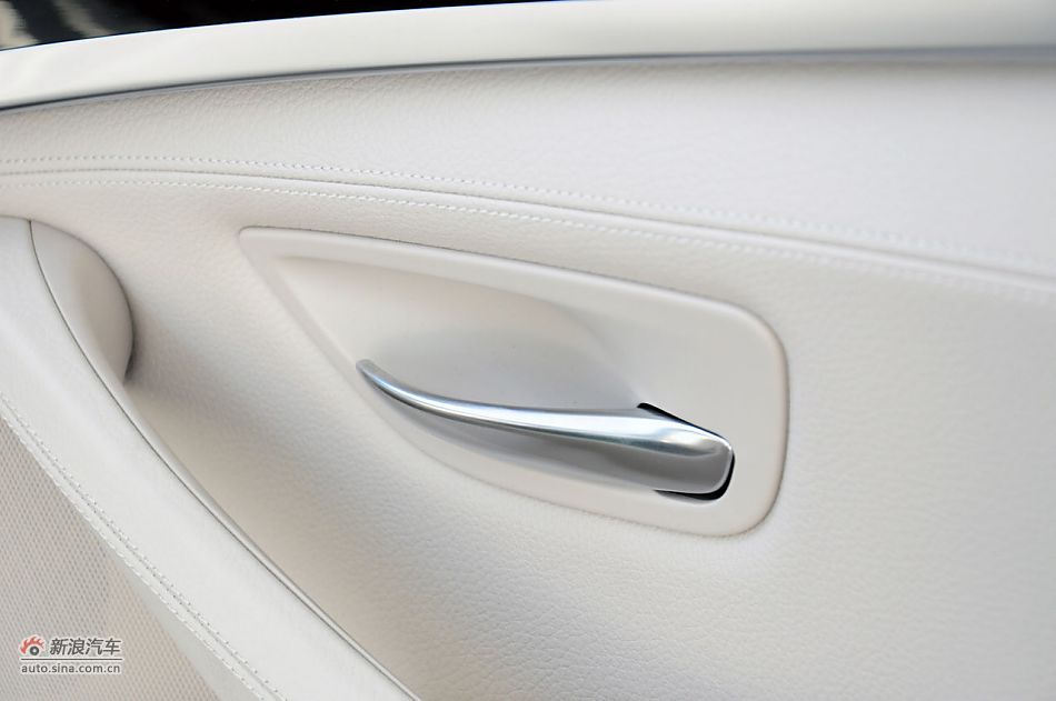 2012款宝马5系旅行轿车实拍