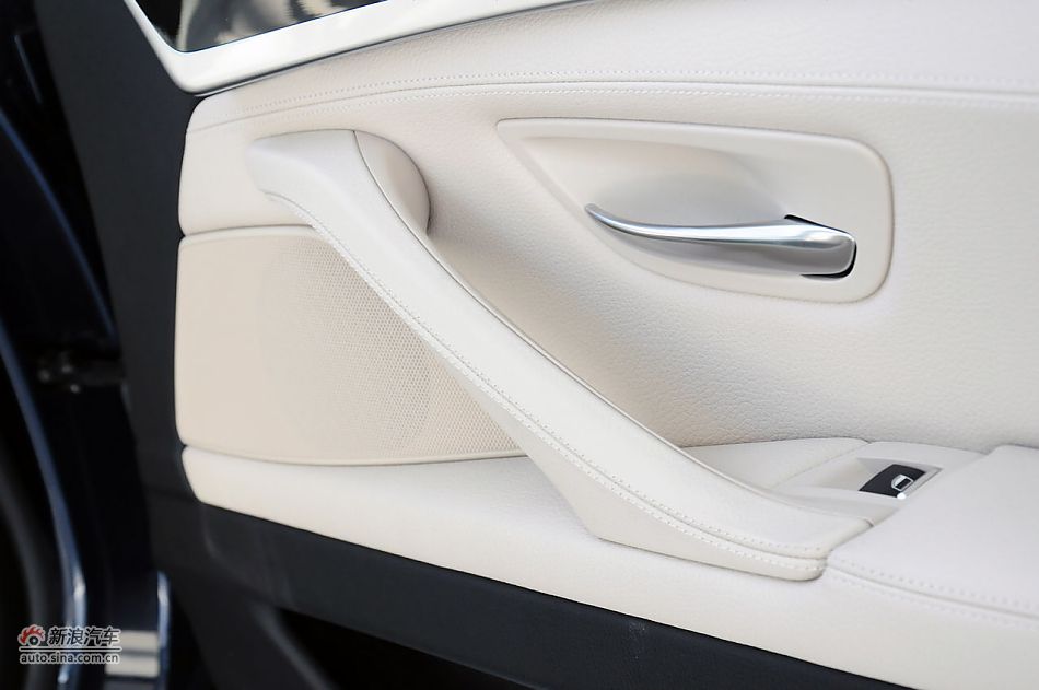 2012款宝马5系旅行轿车实拍