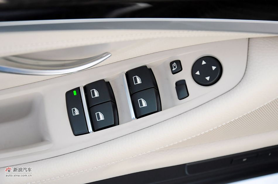 2012款宝马5系旅行轿车实拍