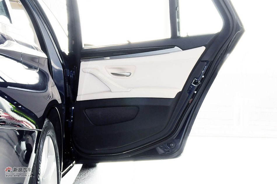 2012款宝马5系旅行轿车实拍