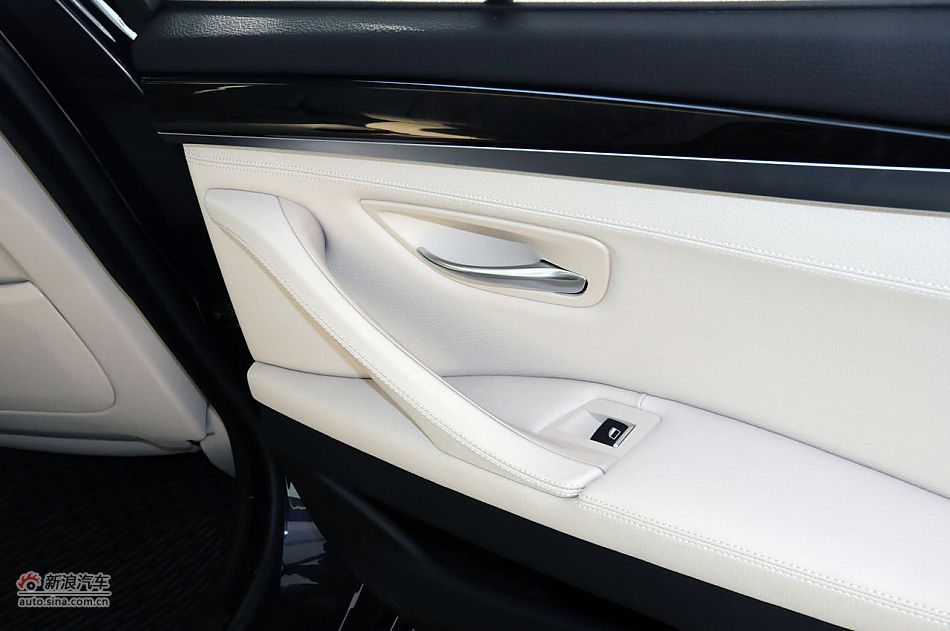 2012款宝马5系旅行轿车实拍