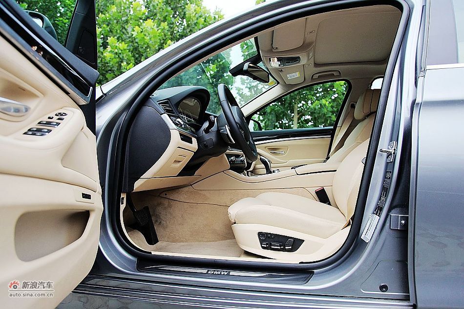 进口宝马535i领先运动型空间图片