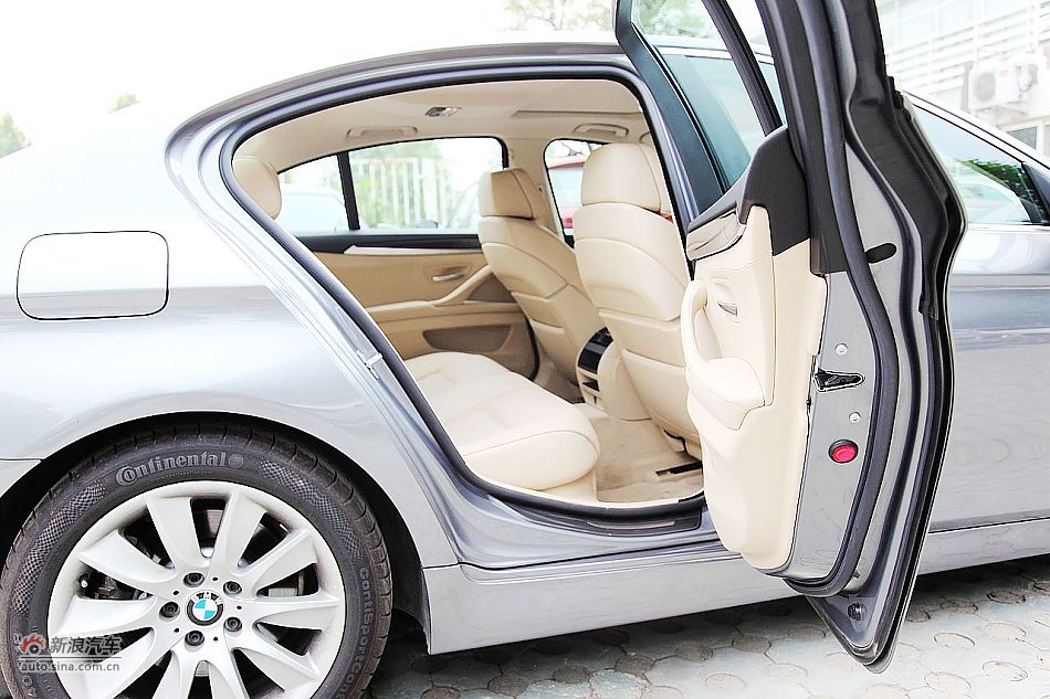进口宝马535i领先运动型空间图片