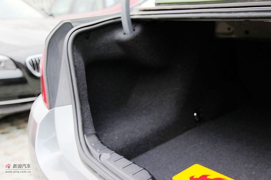 进口宝马535i领先运动型空间图片
