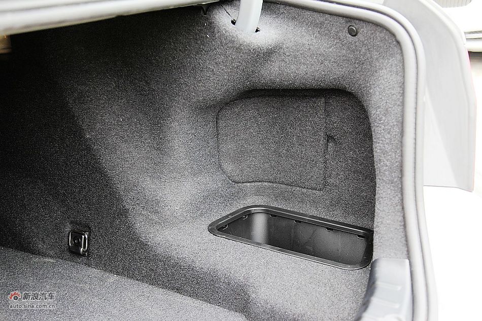 进口宝马535i领先运动型空间图片