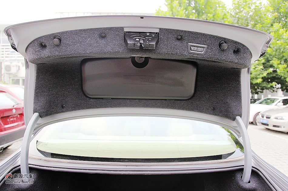 进口宝马535i领先运动型空间图片