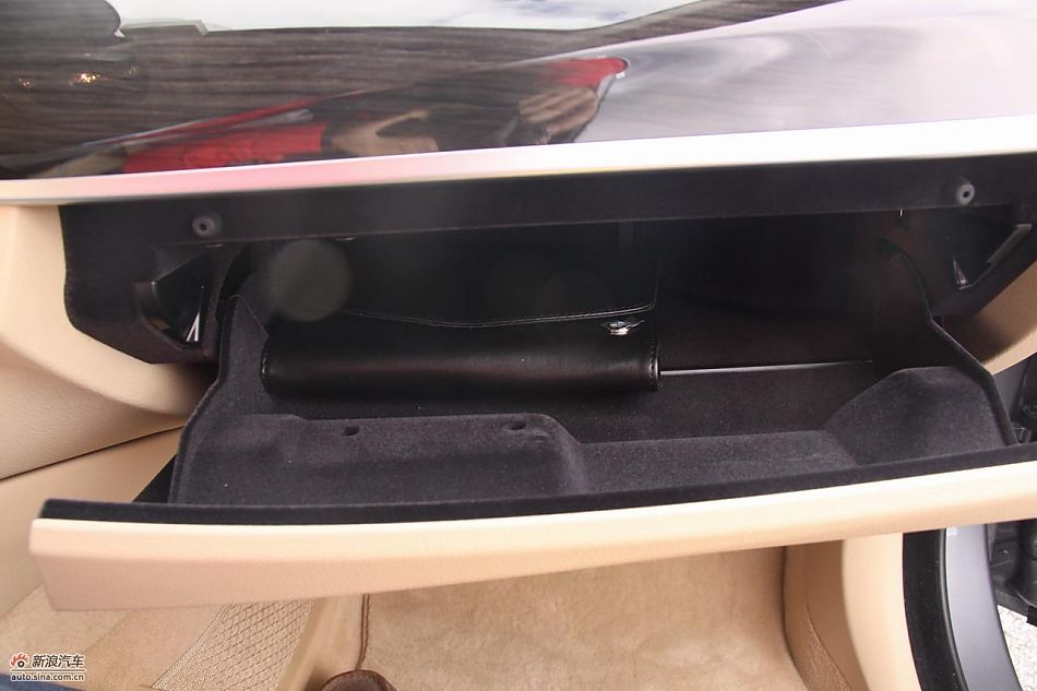 全新宝马5系内饰