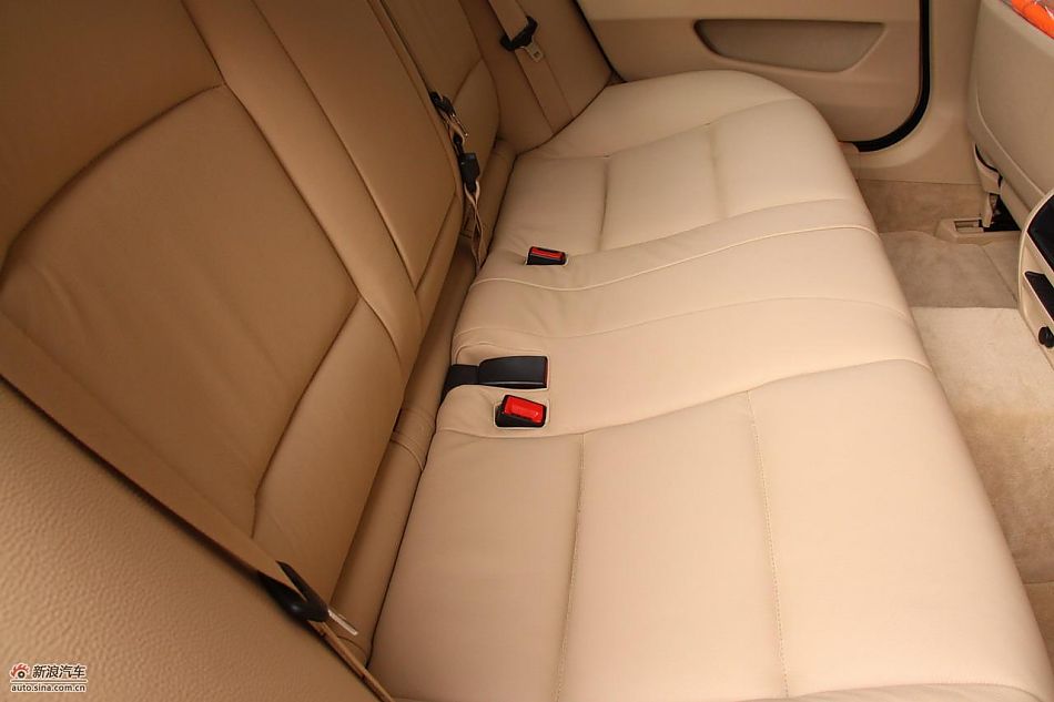 全新宝马5系内饰