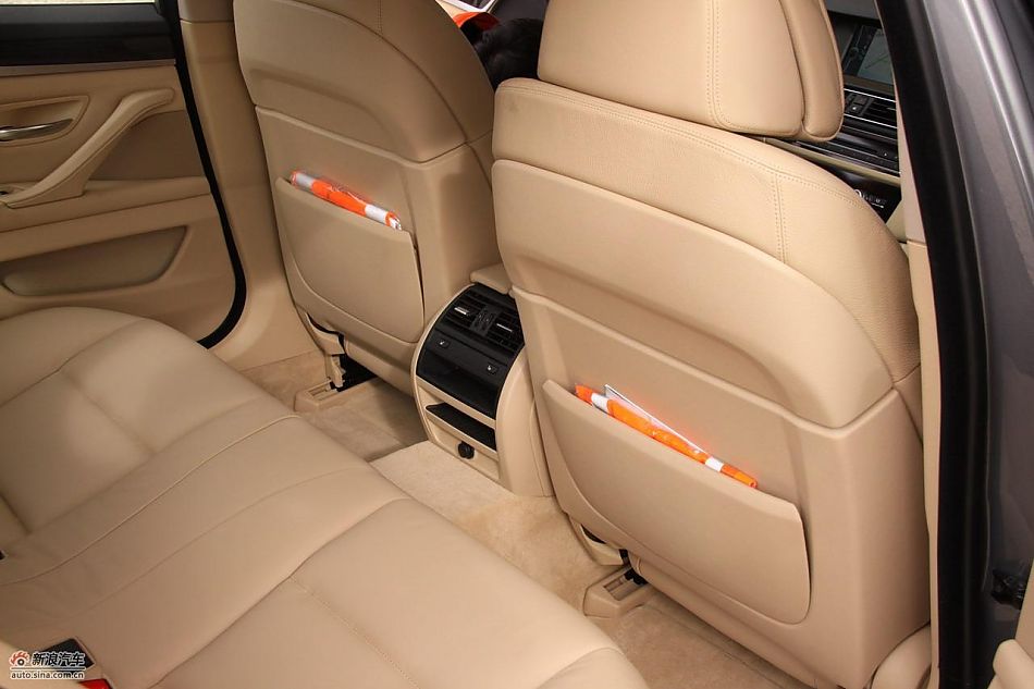 全新宝马5系内饰