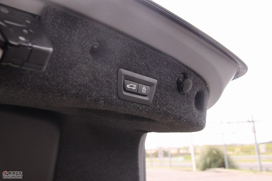 全新宝马5系内饰