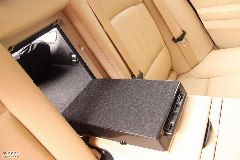 全新宝马5系内饰