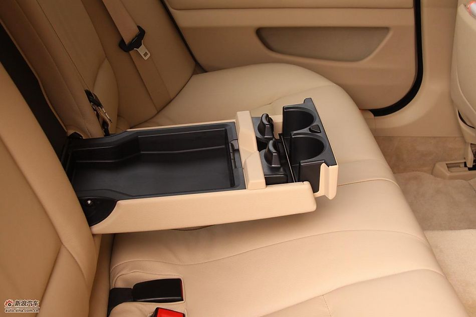全新宝马5系内饰