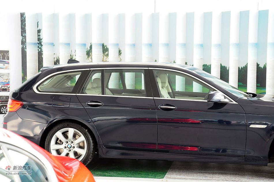 2012款宝马5系旅行轿车实拍